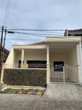 Rumah Siap Huni Di Nirwana Eksekutif Surabaya
