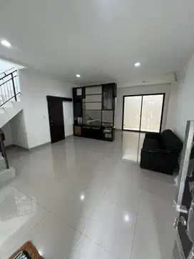 Disewa Murah Rumah Milenial Pik 2 Uk 6x15 Boulevard Semi Furnish