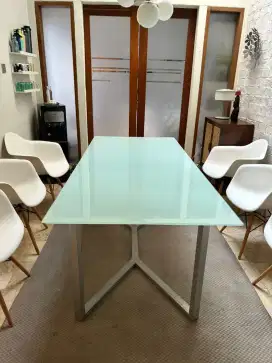 Jual meja meeting kaca tempered glass.