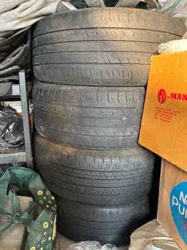 Ban Venturer 215/55 R17 dunlop bridgestone innova reborn fenturer tire