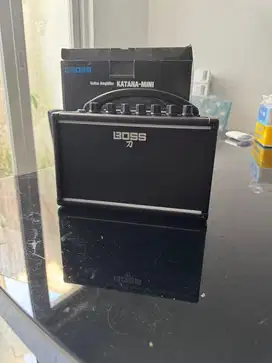 FOR SALE: BOSS KATANA-MINI – Portable Guitar Amp with Legendary Tones!