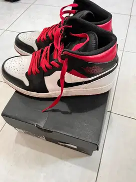 jordan 1 gym red mid size 42