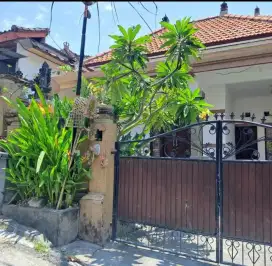 Jual rumah lantai 2 di Tangkuban Perahu Padang Sambian Denpasar Barat