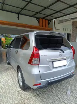 DAIHATSU XENIA 2015