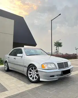 Mercedes-Benz W202 c230