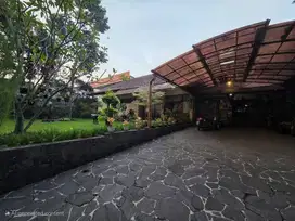 Dijual Rumah Asri 1 Lantai Dekat PVJ Semi Furnished SHM