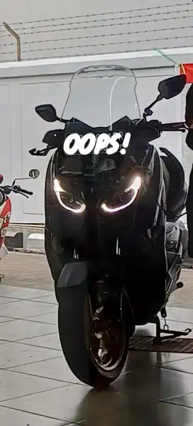 X Max Hijau Matte Tahun 2022
