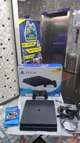 PS4 SLIM 1 TB CUH 2218B
