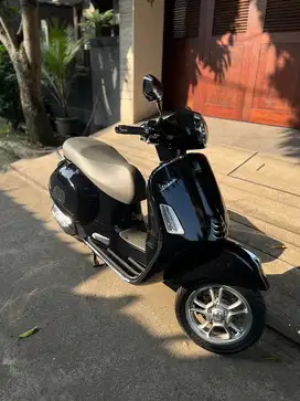Jual Vespa GTS 150