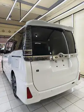 Toyota Voxy 2021 Bensin