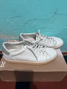 Sepatu prelove gucci