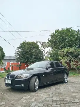 BMW 320i 2012 LCI IDRIVE KM 18RB CASH 185JT