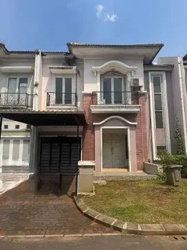 Dijual rumah di cluster Crystal - Gading serpong