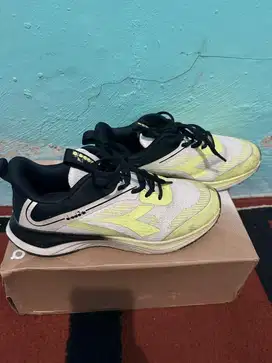 Sepatu prelove diadora original