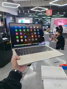 Kredit Macbook Air M2 16/256GB Garansi Resmi