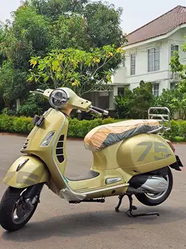 GTS 300 75th Anniversary Gold Limitted Edition