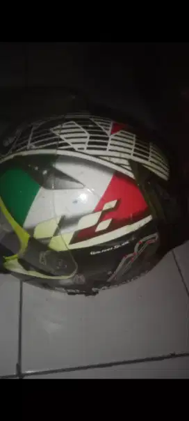 Jual helm KYT  ukuran L