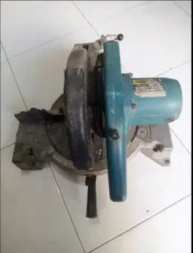 Mesin potong alminium