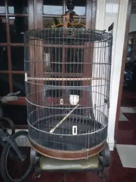 Kandang Burung Kapsul