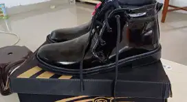 Sepatu pdh pria ukuran 43