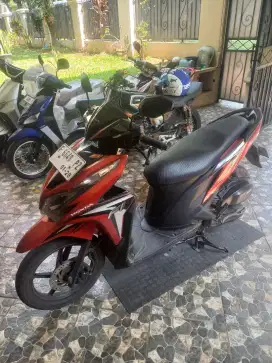 VARIO 125 KZR MERAH 2012