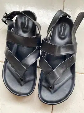 Sandal merk squirrelsaf