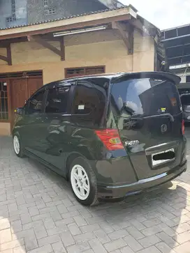 Honda Freed 2011 Bensin Hitam AT