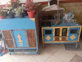 Dua kandang Kelinci