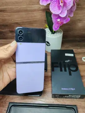 Samsung z flip 4 128 gb purple mulus 99% fulset ori garansi resmi sein