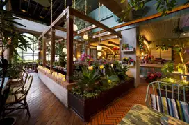 lowongan kerja loker waitress khusus perempuan cafe