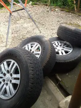 Velg dan ban Uk 16