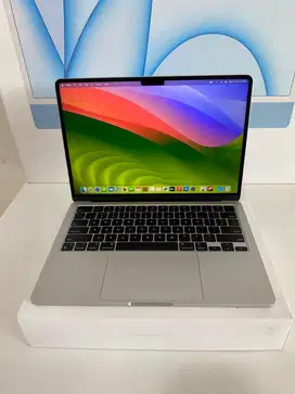 MACBOOK AIR M2 2022 13INCH RAM 8GB SSD 512GB FULLSET MULUS