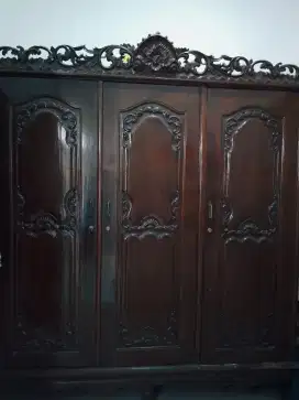 Jual cepatt..,lemari kayu jati tiga pintu
