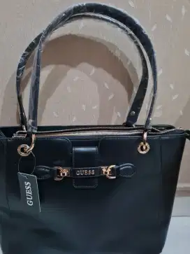 Tas totebag wanita merk Guess, original