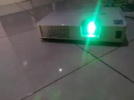 Proyektor hitachi cp rx79 minus