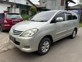 Kijang Innova E AT 2010 Bensin Jual cepat