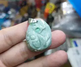 Liontin Batu Permata Natural Giok Jade JDT037 Light Green Carving