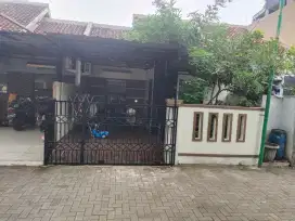 Dijual atau Disewakan Rumah