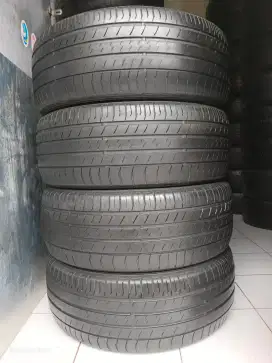 Ban 235 55 R18 Dunlop SP Sport LM704