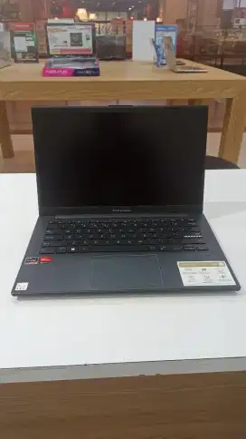 Laptop tipis ASUS VIVOBOOK GO 14 E1404FA VIPS558M AMD RYZEN 5