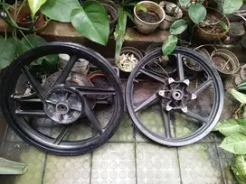 Velg original fullset  Pulsar 220 pnp ninja r rr s - scorpio - tiger