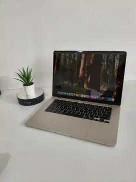 MacBook Air M2 15-inch 8/256gb