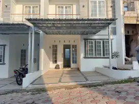 Kanopi baja ringan