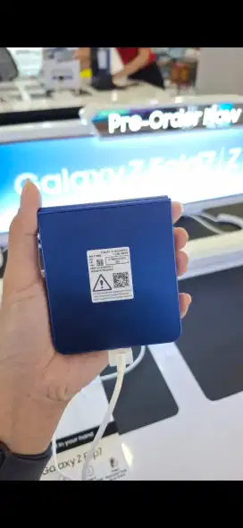 ZFlip 7 Pre-Order dapat Free Upgrade Memory Garansi 3 tahun