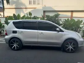 Nissan livina xr 2011 AT 1.5cc mulus kinclong