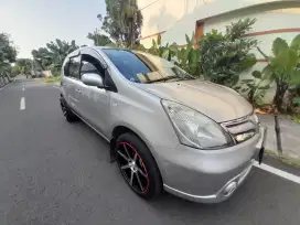 Nissan livina xr 2011 AT 1.5cc mulus kinclong