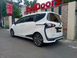 Sienta Q 2018 automatic Toyota Sienta 2018 type Q at Putih metik L