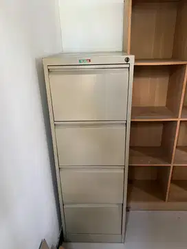 Lemari Besi 4 Laci