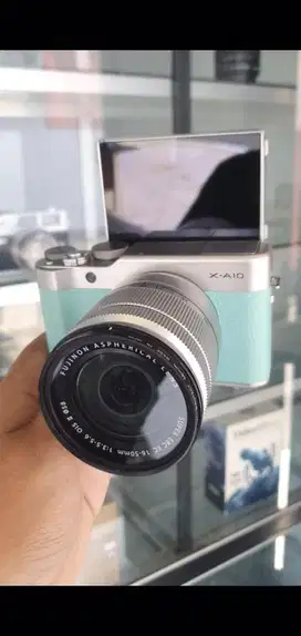 Mirrorless Fujifilm XA10