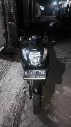 JUAL MOTOR GENIO 2022 TANGAN KEDUA